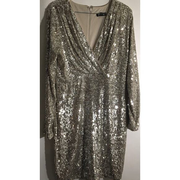 Express Dresses & Skirts - Express Women's Size Medium Metallic Sequin Dress Long Sleeve Cocktail Party